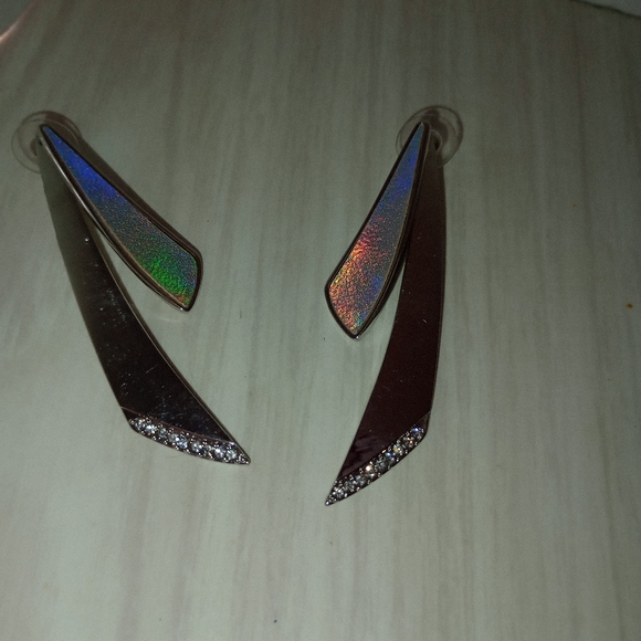Guess Silver Tone holographic Earrings with RhinestoneStones  Women's Jewelry - Picture 7 of 14